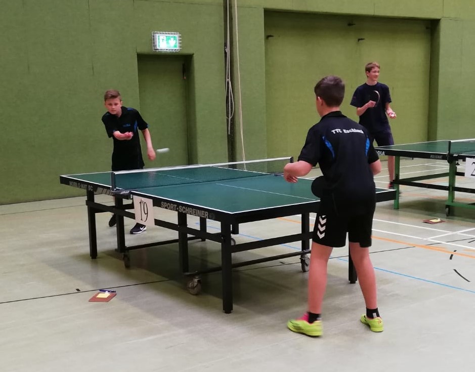 3.-Erstes-Spiel-gleich-Eschbach-Derby