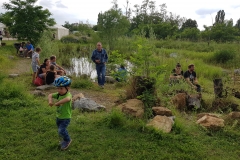 Festbesucher und Lageristen